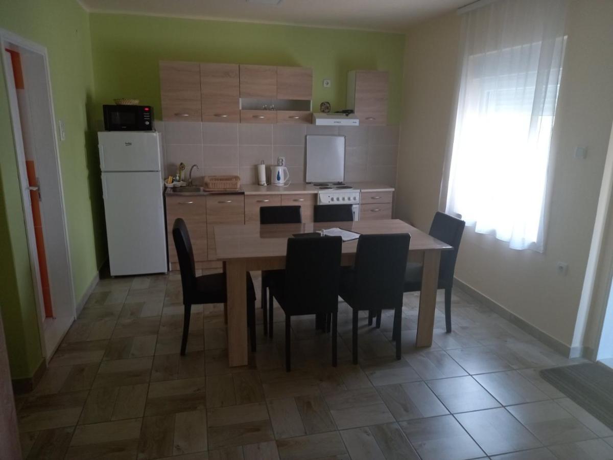 Apartman Fiva Pacir Exterior foto